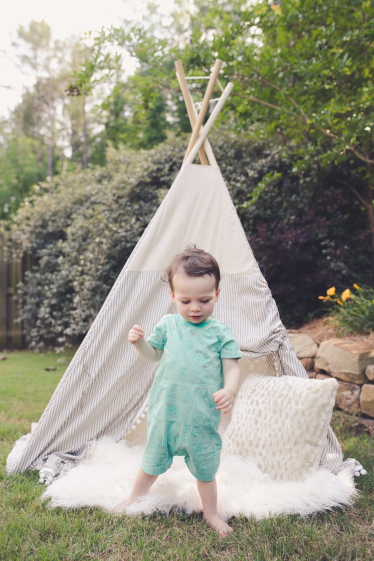 Teepee for little boy with blue and white stripes and pom poms // gymboree 