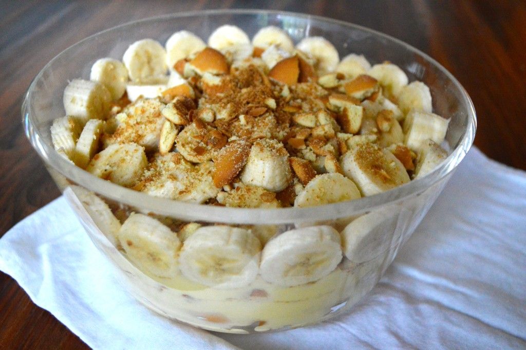 Mom + lifestyle blogger, My Life Well Loved, shares her southern banana pudding recipe! Click NOW to save the recipe!