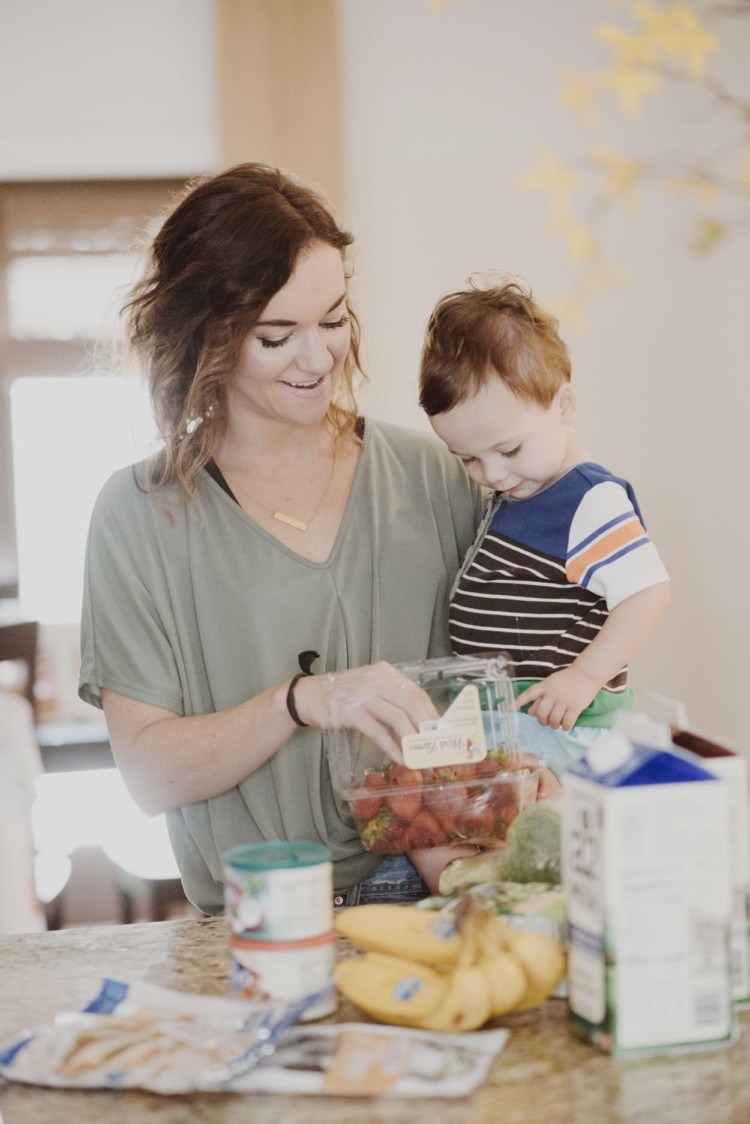 10 Simple Ways to Save Money on Groceries for the Mom on-the-Go with Shipt // Save money on healthy groceries // meal planning tips from Heather of MyLifeWellLoved.com