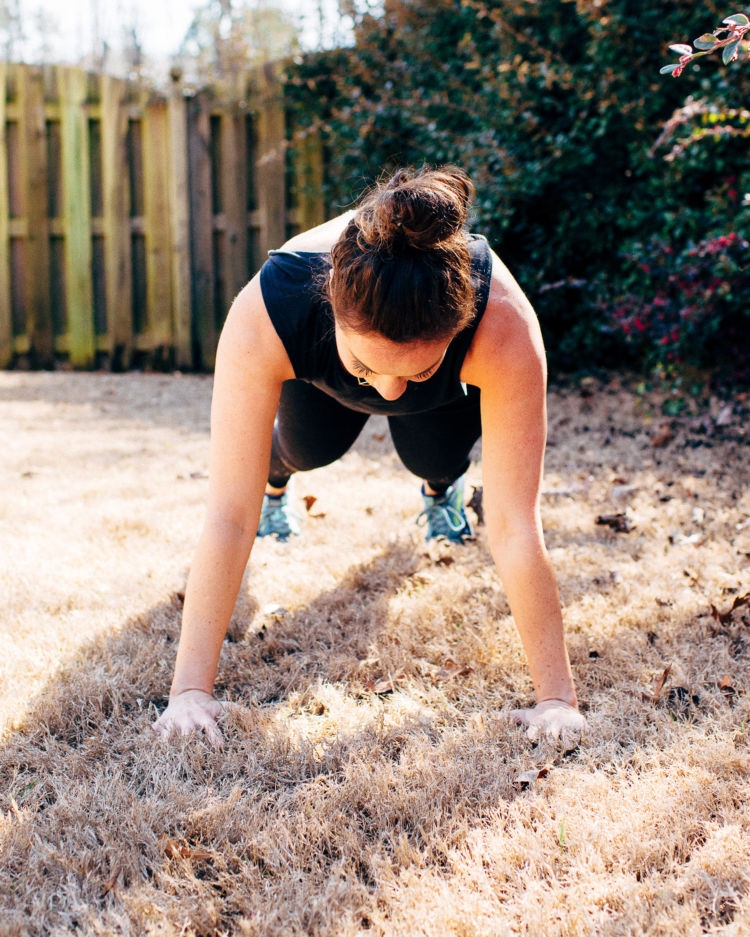 Plank Exercise Challenge workout video with Alabama blogger Heather of MyLifeWellLoved.com / #plankchallenge #workoutvideo Save this abs workout video for next time you want to get your plank challenge on!