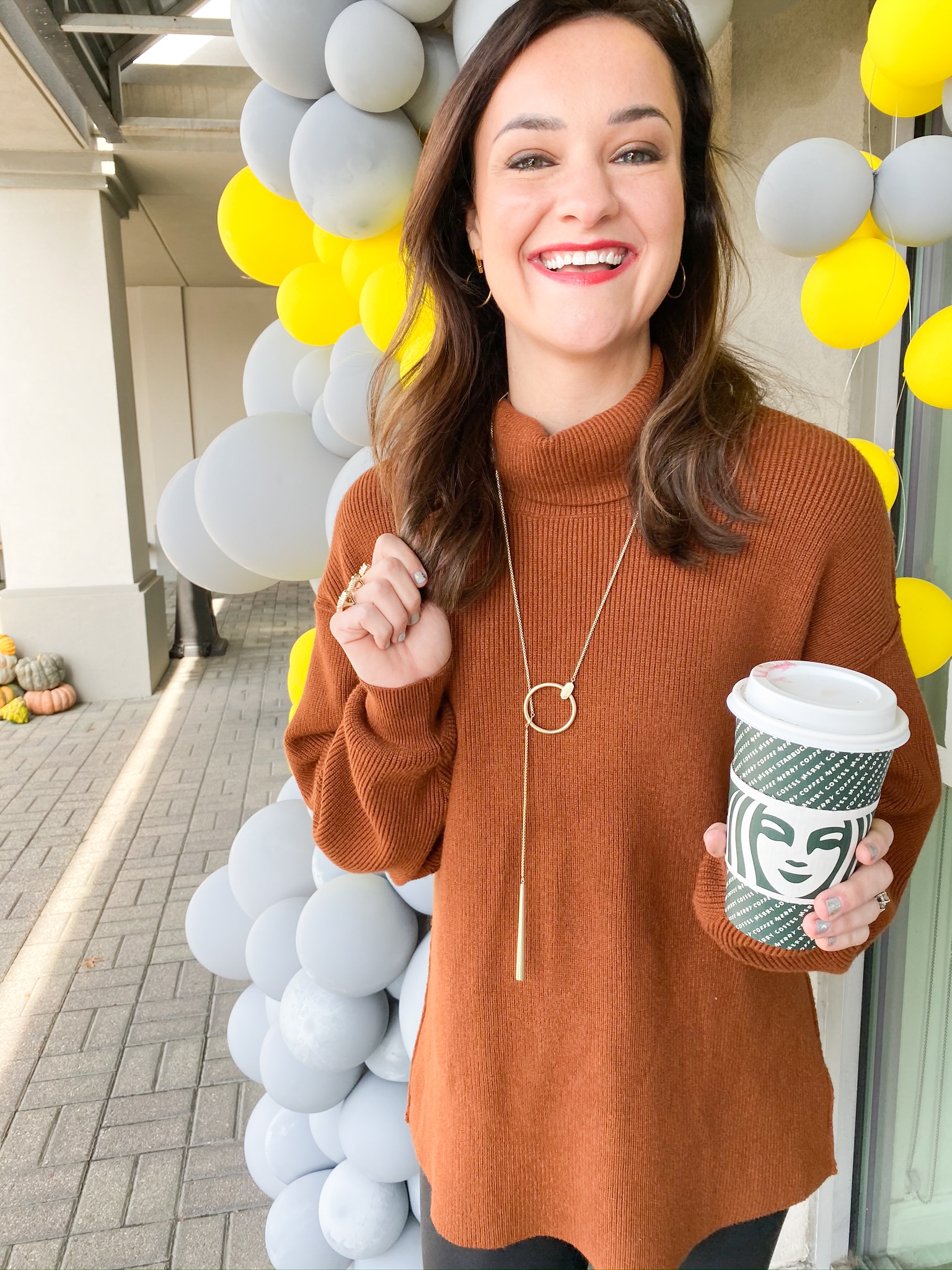Holiday Honey Hustle Challenge Week 4 + Holiday Starbucks Drinks with Macros by Life + Style blogger, Heather Brown // My Life Well Loved