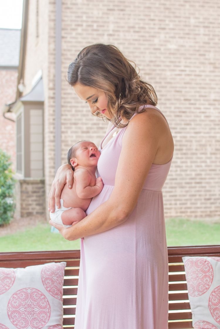 What to Wear for Family Pictures by Heather Brown at MyLifeWellLoved.com // #familyphotos #newbornphotos #style #fashion