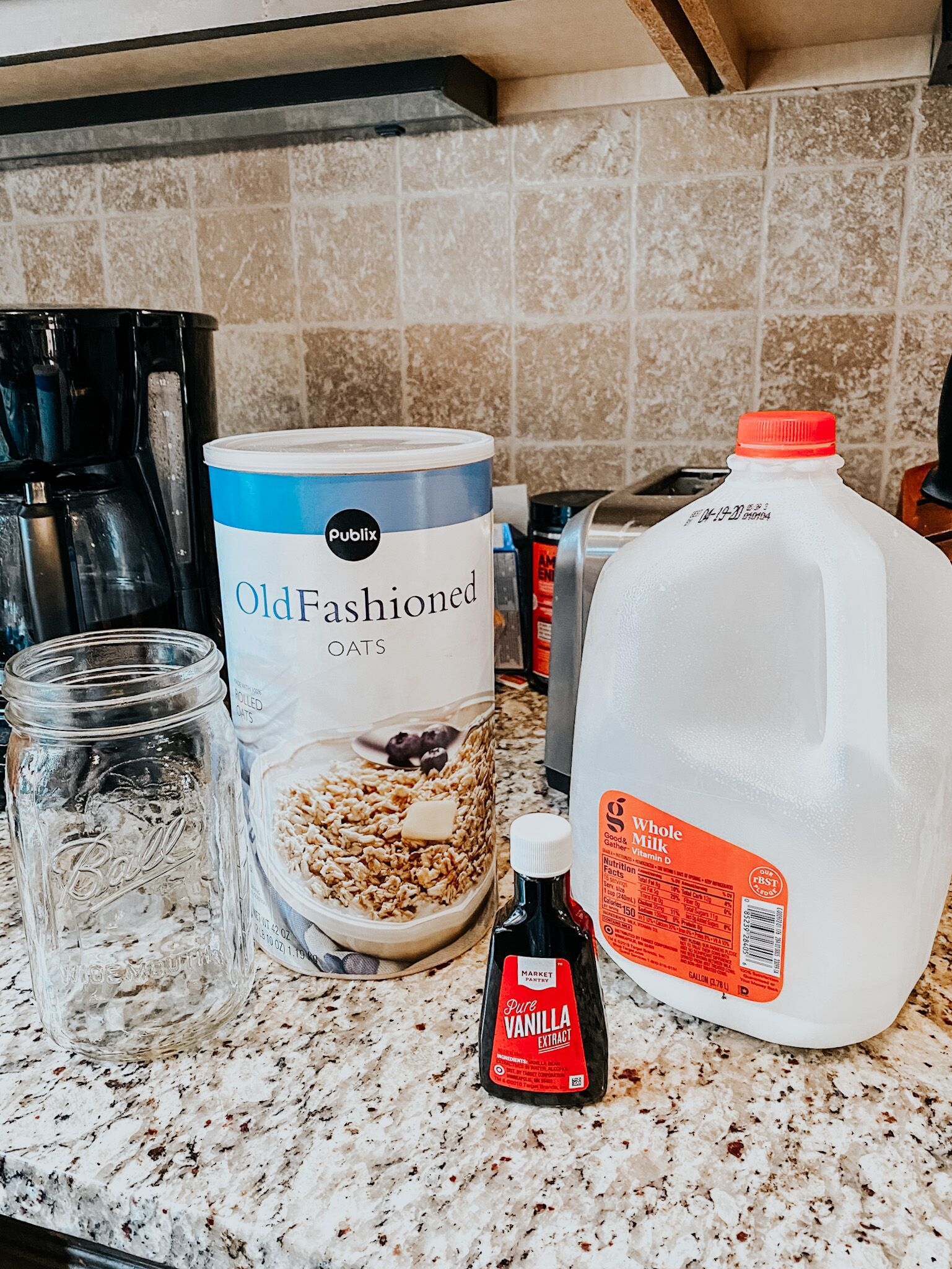 Overnight Oatmeal in a Jar - The Dinner-Mom