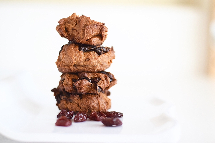 4-Ingredient Paleo Breakfast Cookies to Get You Through the Morning from Heather Brown of MyLifeWellLoved.com // Paleo Cookie Recipe and Whole 30 cookies