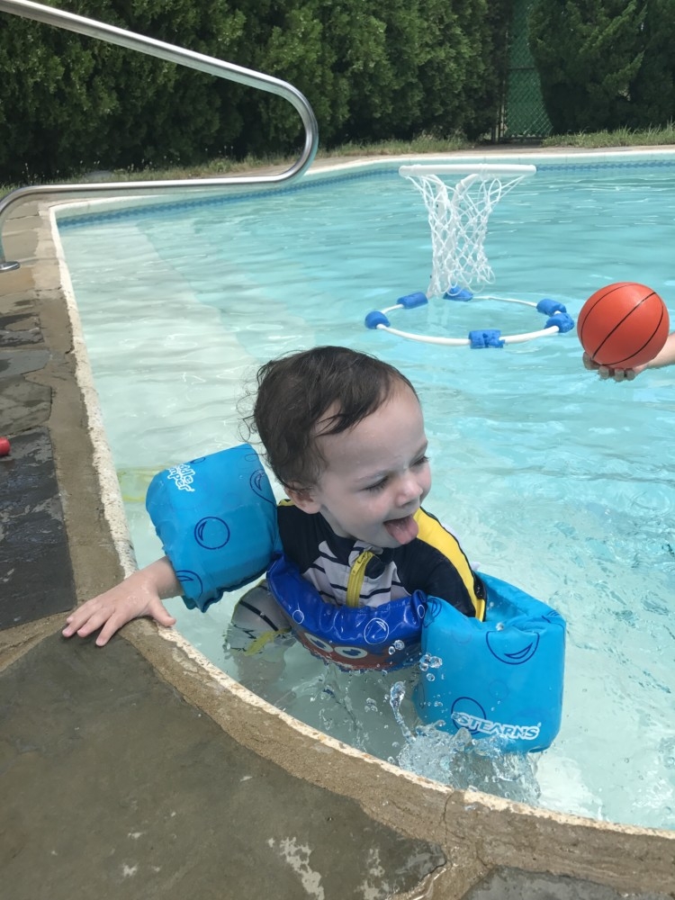 Pool Safety Tips for Toddlers from Heather Brown of MyLifeWellLoved.com // Baby pool safety