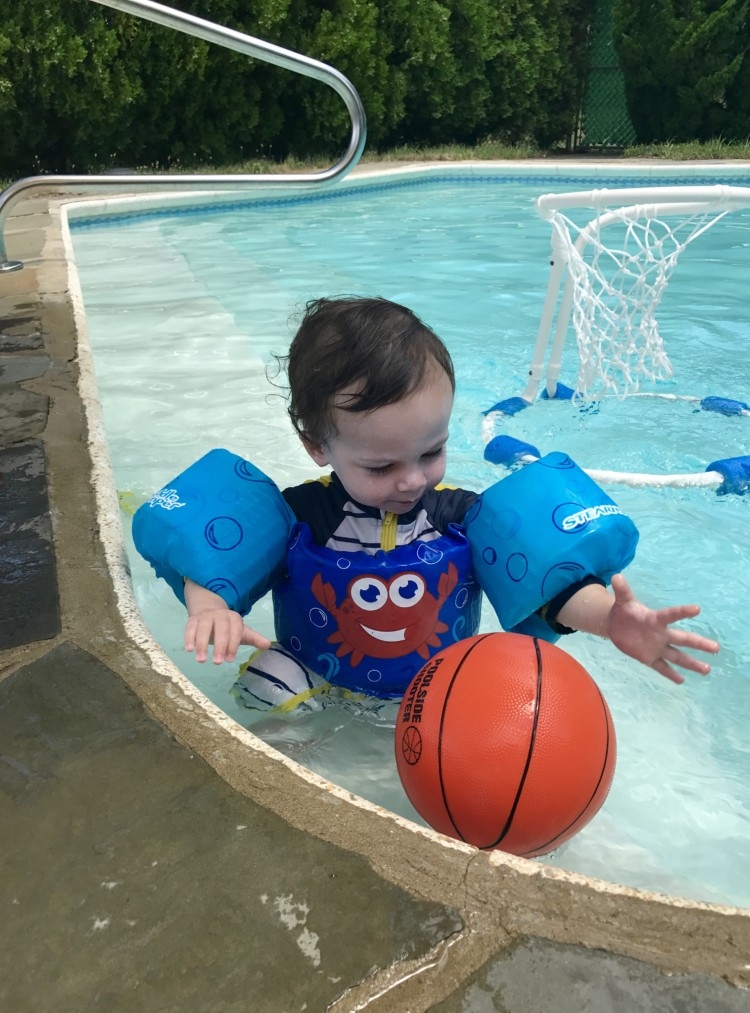 Pool Safety Tips for Toddlers from Heather Brown of MyLifeWellLoved.com // Baby pool safety