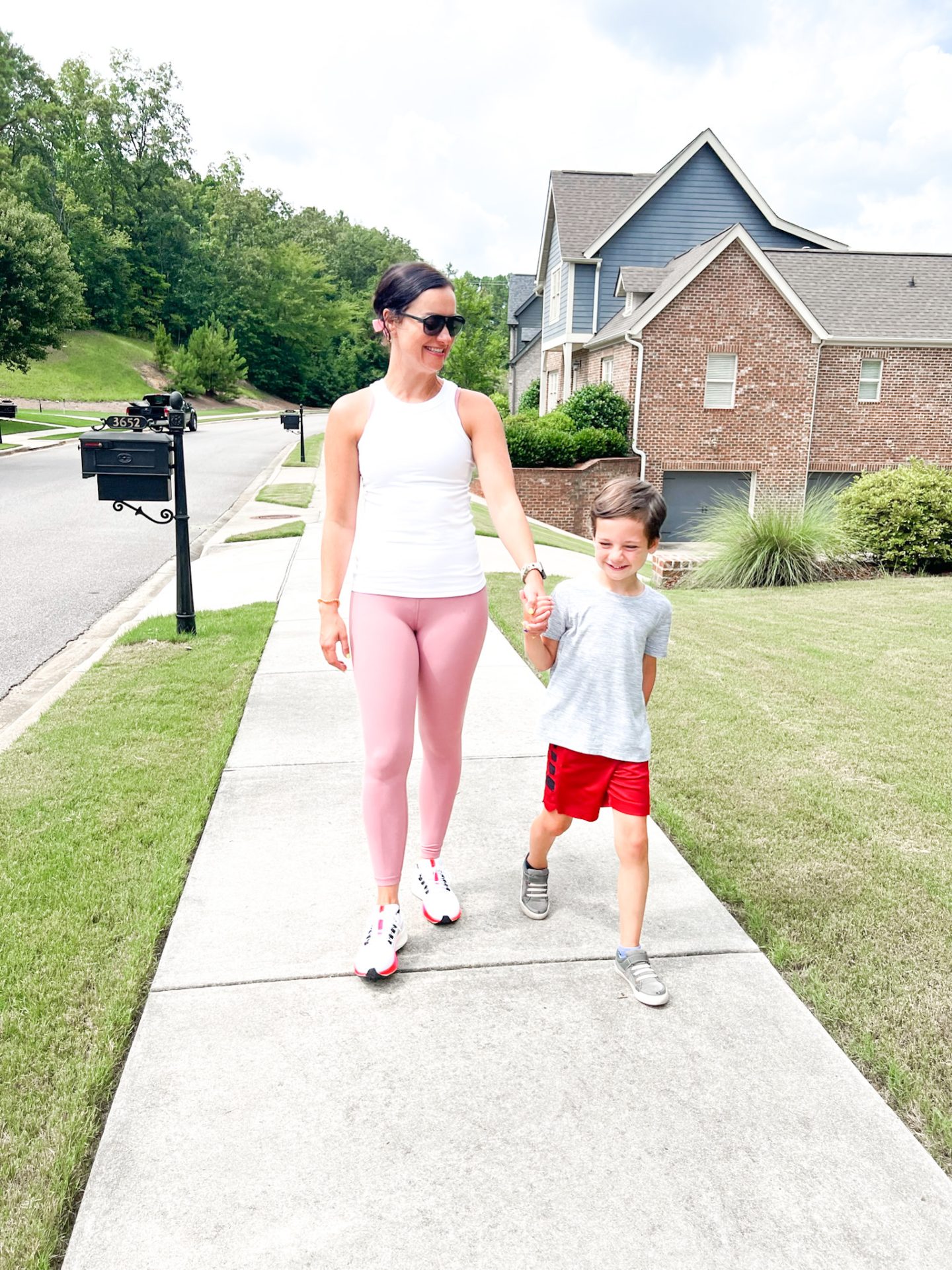 Mom + health blogger, My Life Well Loved, shares her back to school healthy habits for kids! Click NOW to read these health hacks!