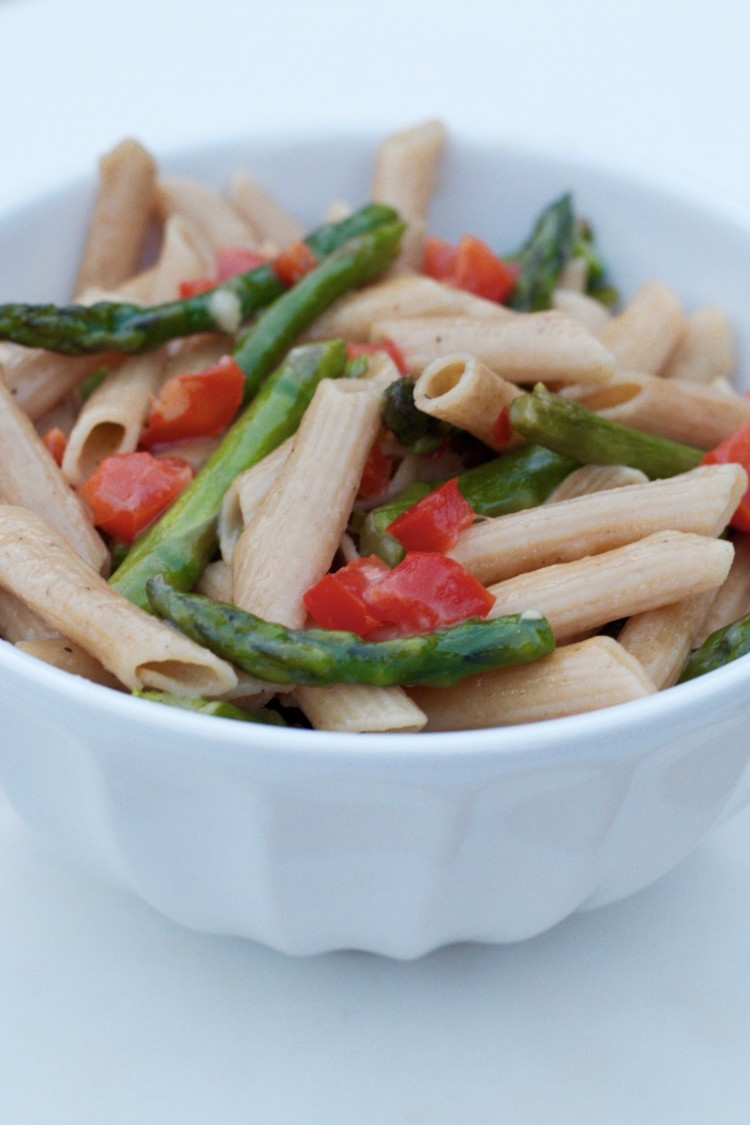 Clean Eating 15 Minute Asparagus Pasta from Heather Brown of MyLifeWellLoved.com // Healthy Dinner Recipe // Vegetarian Pasta Recipe