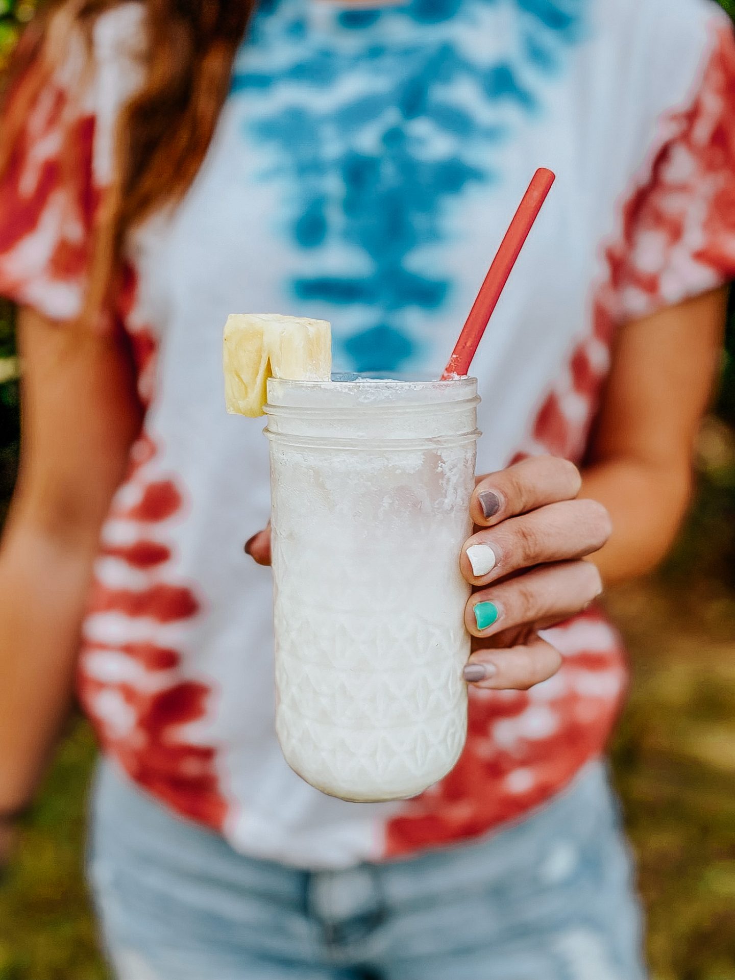 Food + lifestyle blogger, My Life Well Loved, shares her Skinny Piña Colada recipe! Click NOW to grab the recipe!