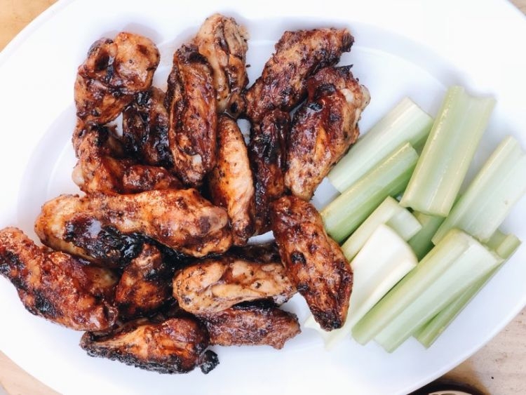 Honey BBQ Wings Recipe that is easy, delicious, quick to make, and healthy by Heather Brown, Birmingham Blogger at MyLifeWellLoved.com // #quickrecipe #easymeal #mealsonthegrill #honeybbq