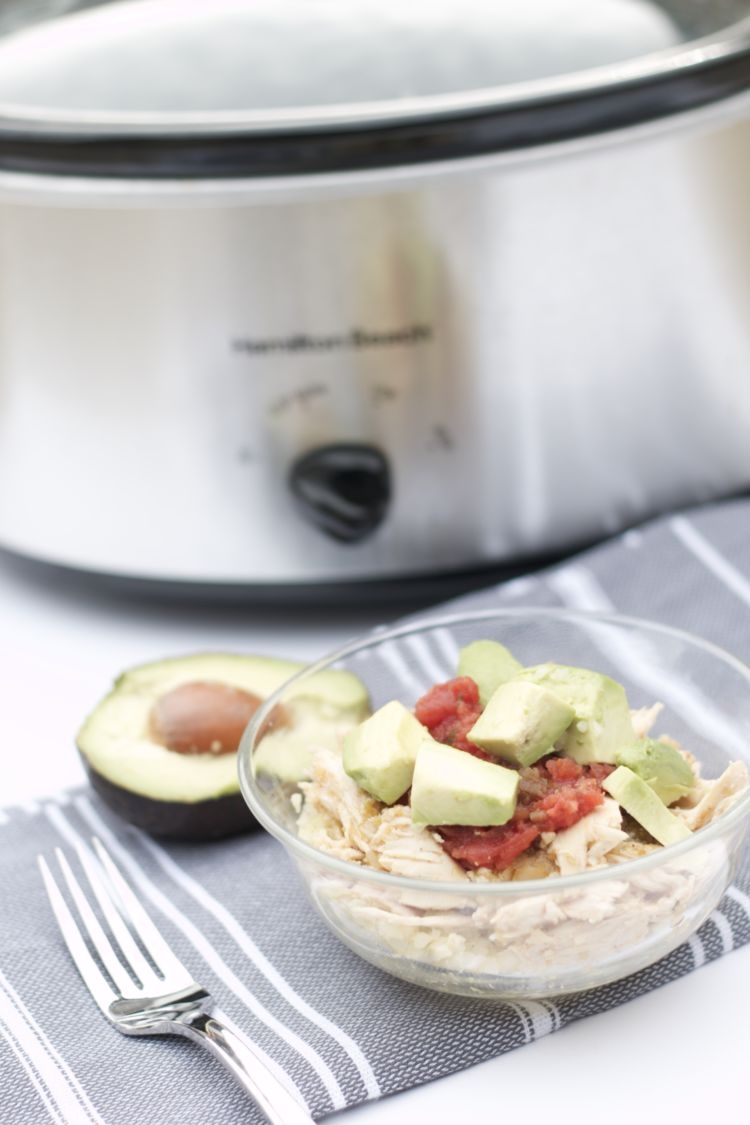 Pink this Whole30 Chicken Chili Verde slow cooker recipe for later. Easy healthy meals aren't easy to come by! From Alabama blogger Heather of MyLifeWellLoved.com - Whole30 Chicken Chili Verde Recipe by popular Alabama fitness blogger My Life Well Loved