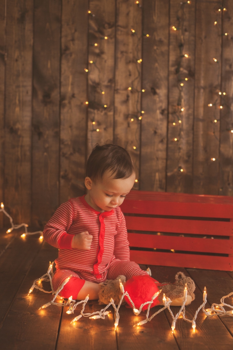 Memories to make for your baby's first Christmas || Pictures to take with your baby at Christmas from Heather Brown of My Life Well Loved || Photos to take of your toddler at Christmas - 10 Baby Christmas Pictures to Take featured by popular Birmingham lifestyle blog, My Life Well Loved