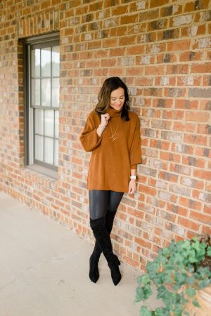 17 Ways to Style Your Spanx Faux Leather Leggings by Alabama lifestyle + fashion blogger My Life Well Loved // #spanxleggings // #spanxfauxleatherleggings // #topstowearwithleggings // #shirtsforleggings