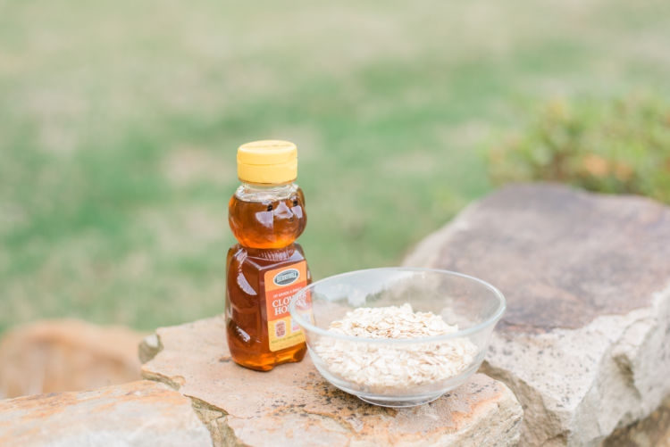 Oatmeal Face Mask with Honey from Alabama blogger Heather of MyLifeWellLoved.com // All-Natural Face mask that's great for girls' nights in! #facemask #allnaturalbeauty