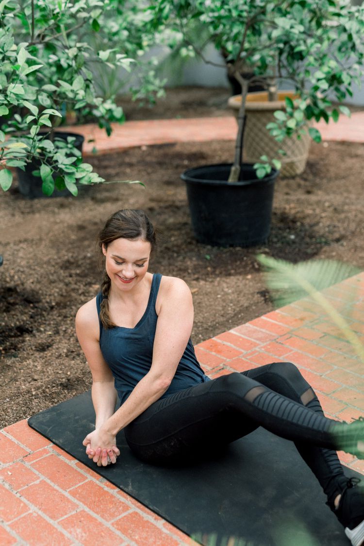 Health + fitness blogger, Heather Brown at My Life Well Loved shares her quick core challenge workout for tightening and strengthening abdominal muscles // #core #corechallenge #quickabworkout #diastasisrecti