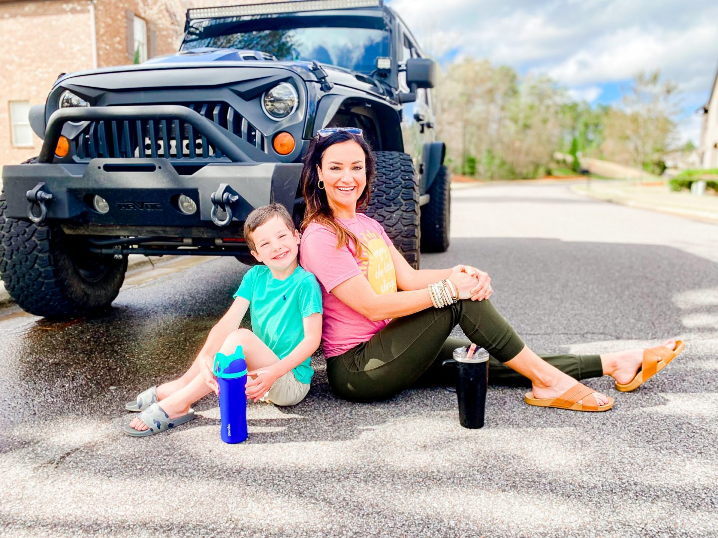 Mom + lifestyle blogger, My Life Well Loved, shares the best water bottles for kids! Click NOW to see what ideas she came up with!