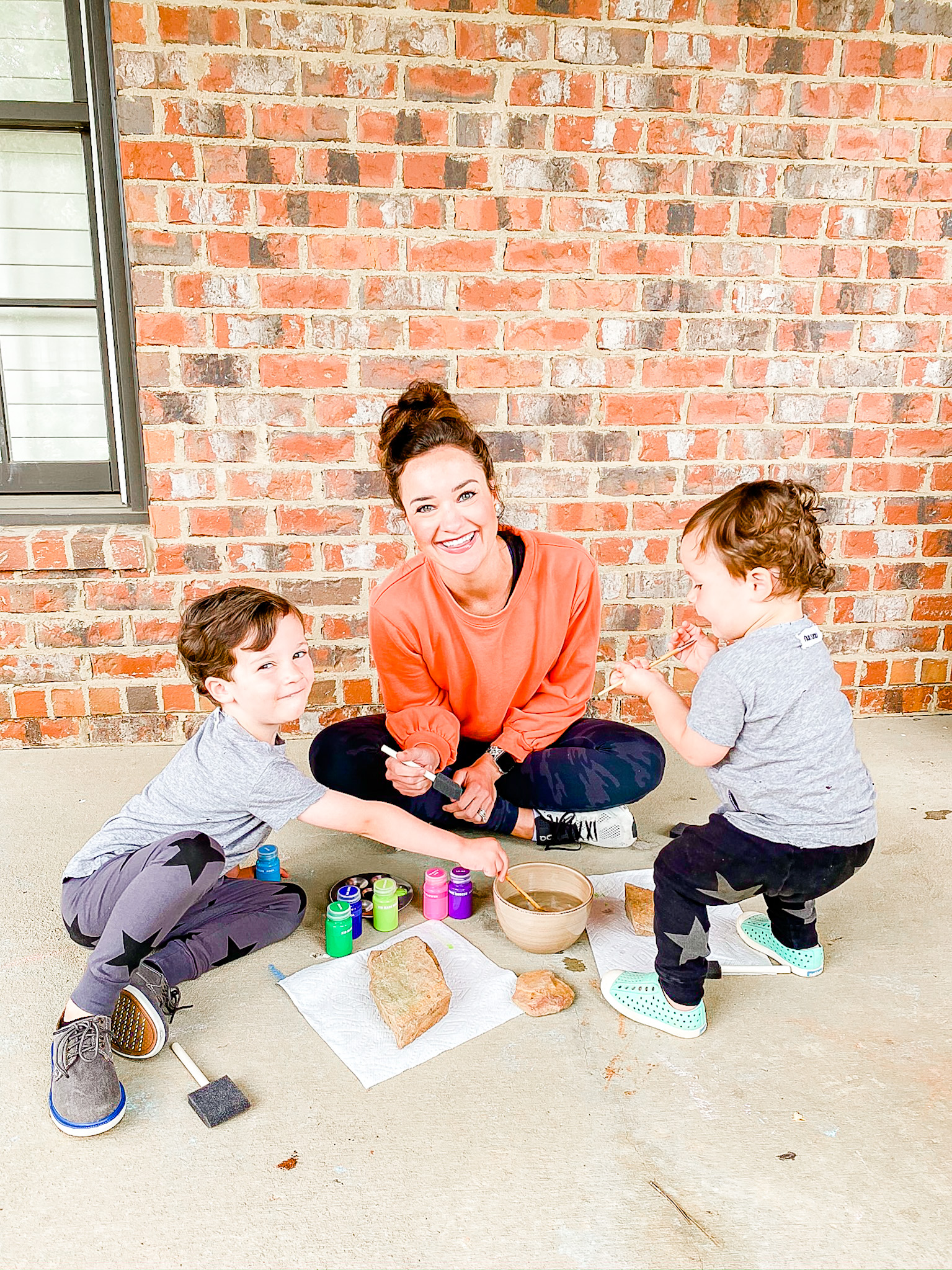 Mom + lifestyle blogger, My Life Well Loved, shares her summer bucket list printable! Click NOW to see what ideas she came up with!