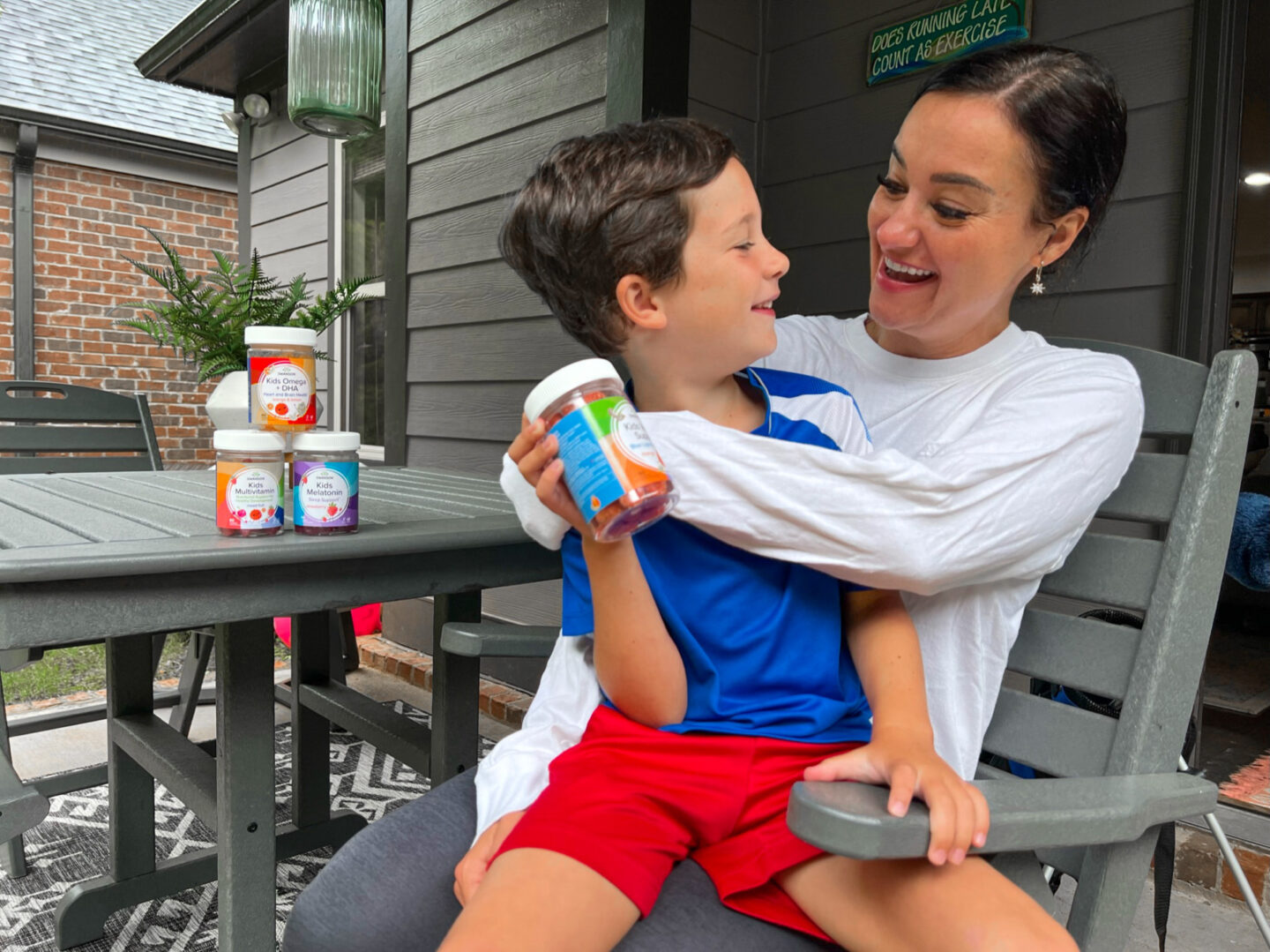 Mom + lifestyle blogger, My Life Well Loved, shares the best water bottles for kids! Click NOW to see what ideas she came up with!