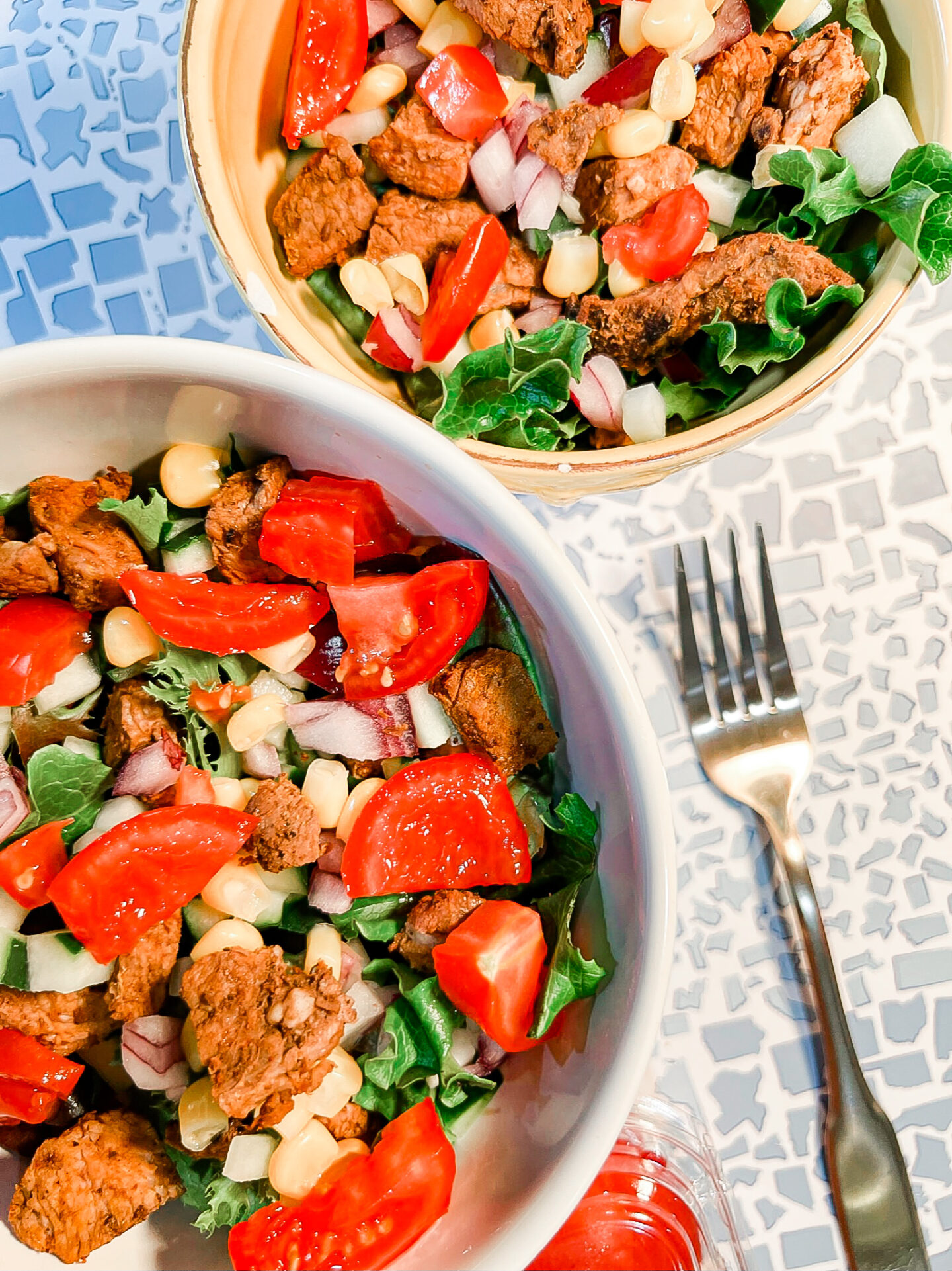 Health + lifestyle blogger, My Life Well Loved, shares her steak and tomato fall salad recipe! Click NOW to see the recipe!
