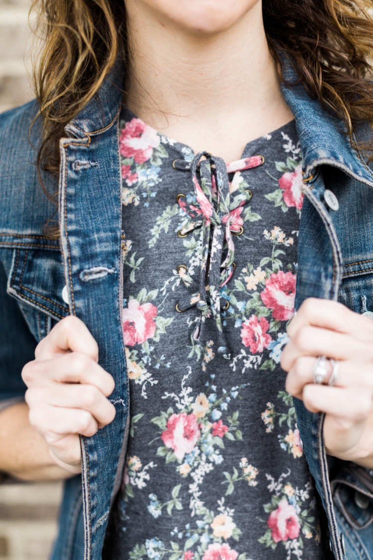 Boy Mom Style: Florals, Denim and Converse from Heather Brown of MyLifeWellLoved.com // Mom style // mom fashion for playdates // mom outfit