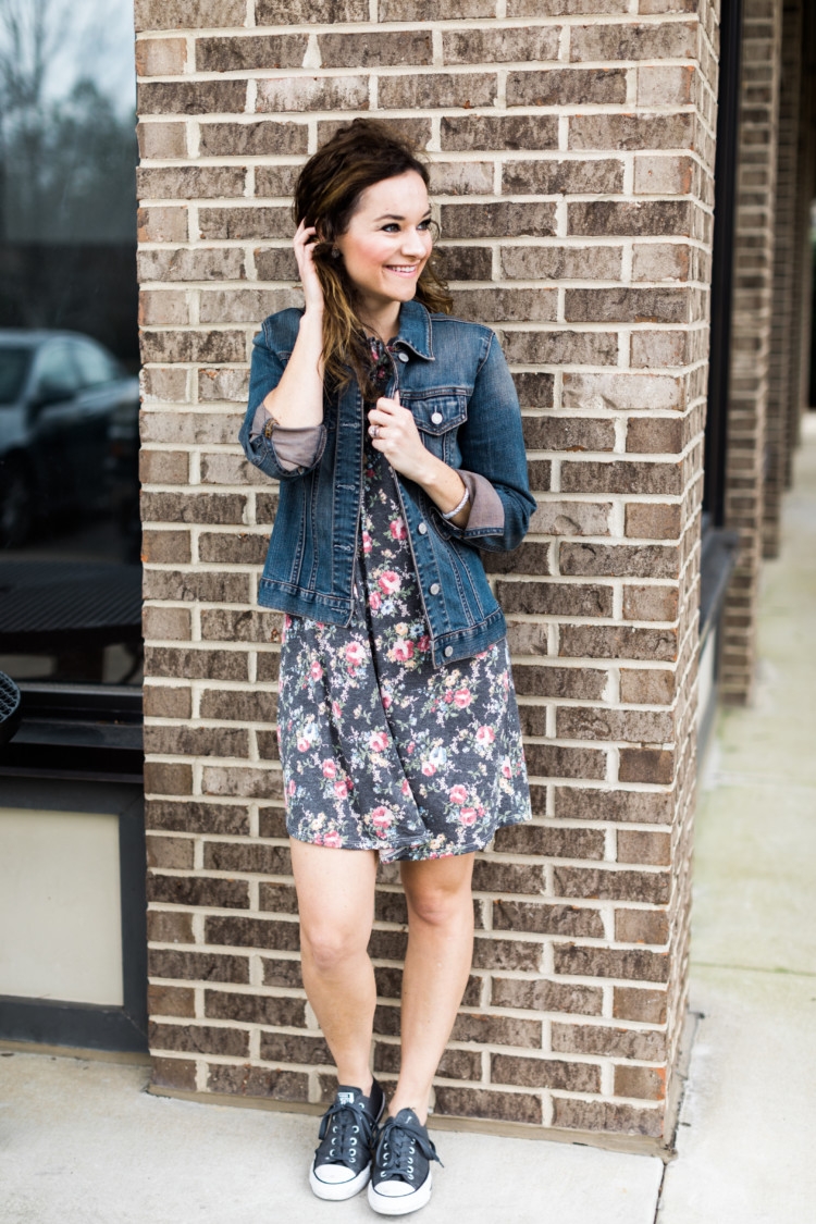 Boy Mom Style: Florals, Denim and Converse from Heather Brown of MyLifeWellLoved.com // Mom style // mom fashion for playdates // mom outfit