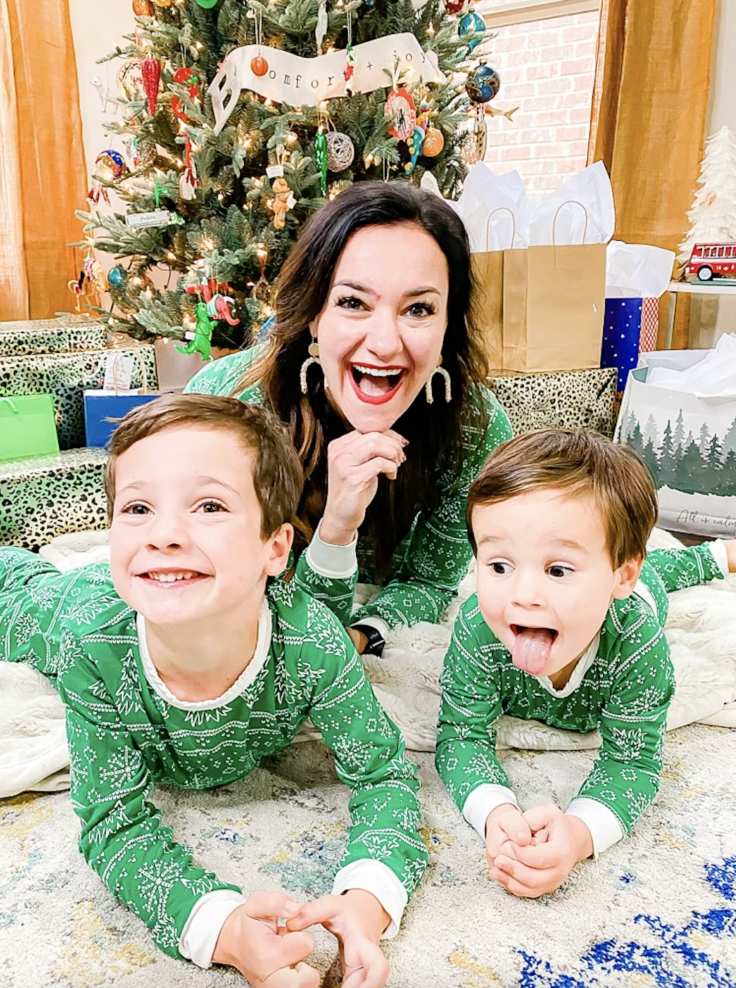 Mom + lifestyle blogger, My Life Well Loved, shares her holiday hacks! Click NOW to see what hacks you could use for the next holiday!