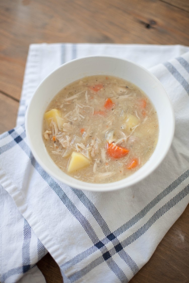 Whole30 Chicken soup // healthy chicken soup