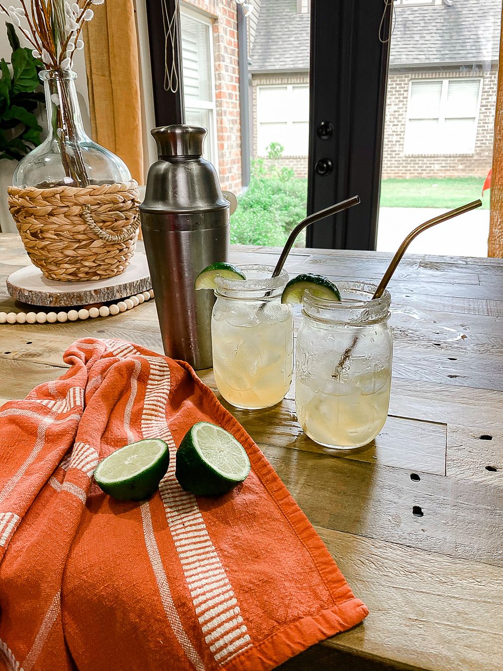 Fashion + Lifestyle blogger, My Life Well Loved, shares her top 5+ light summer cocktail ideas! Click NOW to see her ideas!