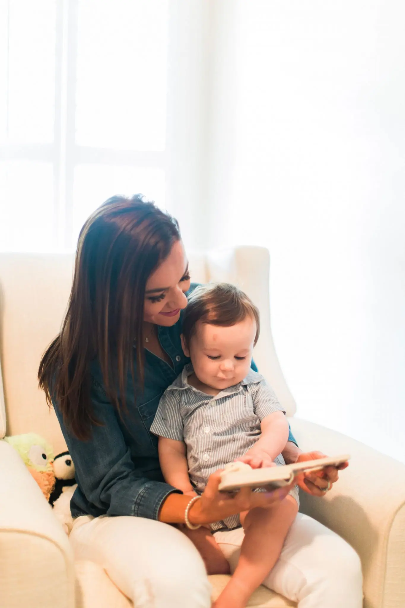 Mom + lifestyle blogger, My Life Well Loved, shares easy ways to give back as a family! Click NOW to learn the easiest ways!