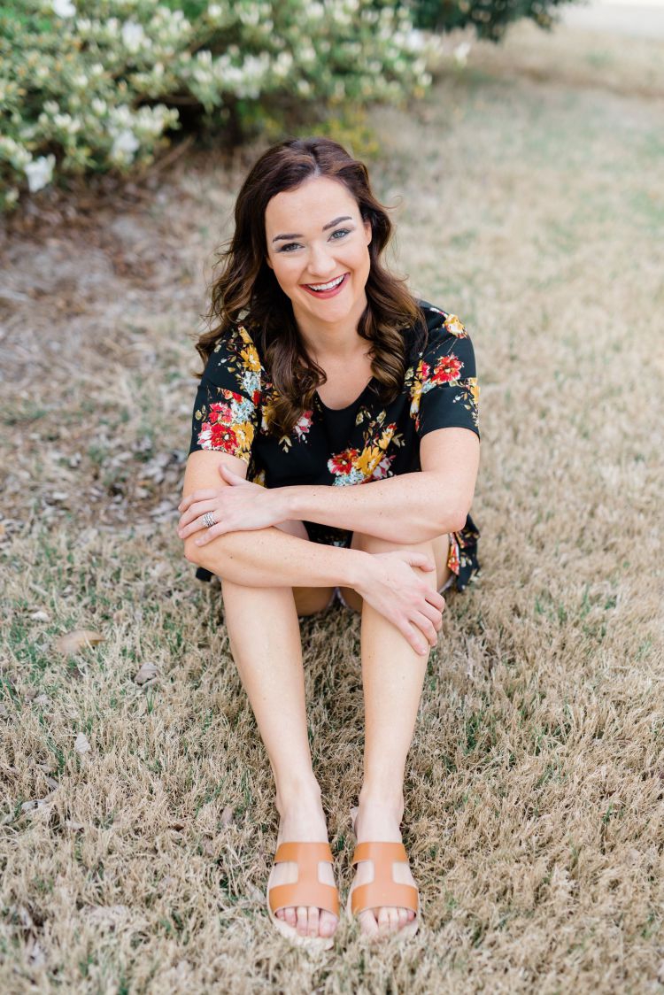 Fashion + lifestyle blogger, My Life Well Loved, shares her cute mom outfits for under $20! Click NOW to see what items she found!