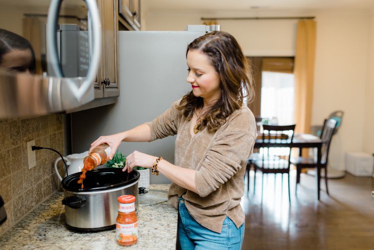 Sharing a carb-conscious chicken recipe, perfect for low-carb day with FWTFL by Heather Brown at My Life Well Loved // #fwtfl #lowcarbday #healthyrecipes