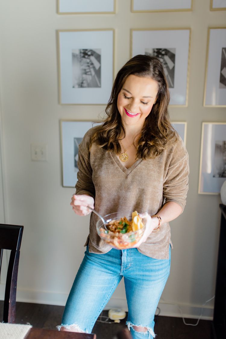 Sharing a carb-conscious chicken recipe, perfect for low-carb day with FWTFL by Heather Brown at My Life Well Loved // #fwtfl #lowcarbday #healthyrecipes